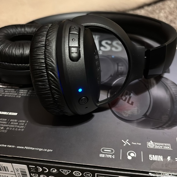 JBL 520BT Headphones - Picture 8 of 12